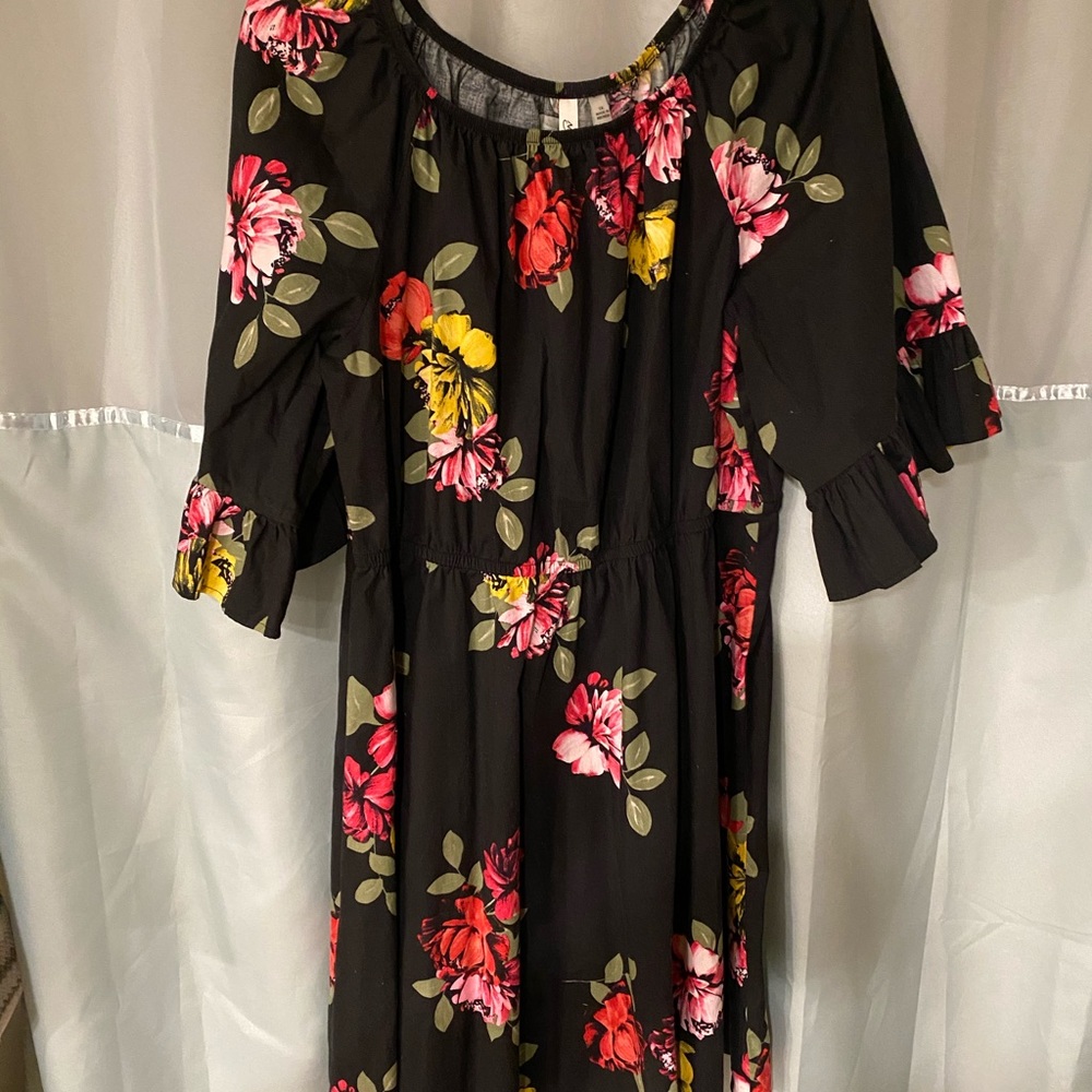 Black Floral Dress (1x)